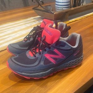 New Balance women’s tennis shoes